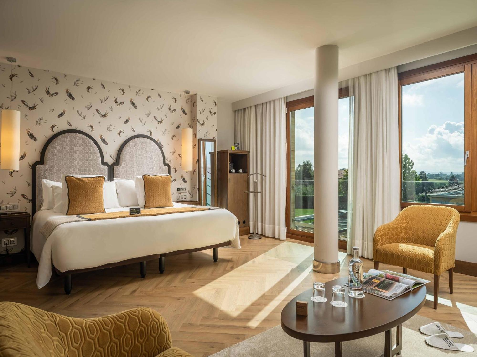 Hotel Artiem Asturias à Quintueles Extérieur photo