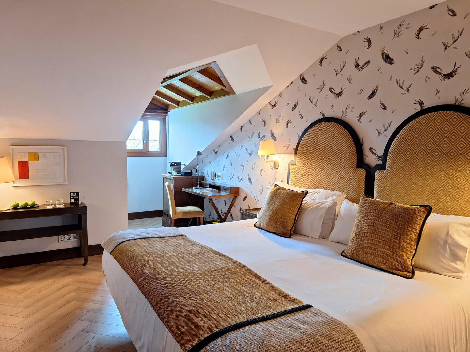 Hotel Artiem Asturias à Quintueles Extérieur photo