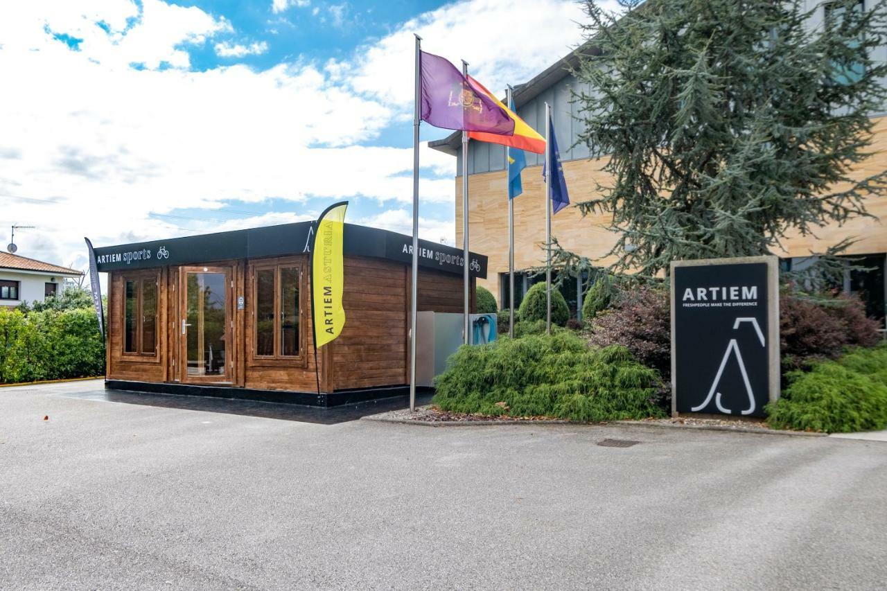 Hotel Artiem Asturias à Quintueles Extérieur photo